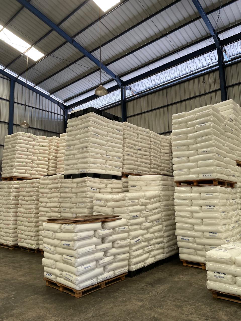 Karung resin di atas palet
